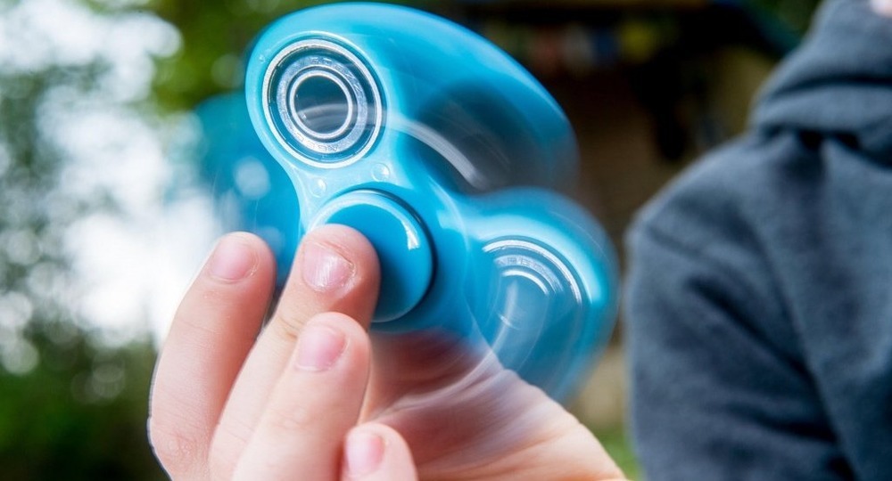 Как называется крутить. Как называется крутить. Игрушка крутить на пальце. Как называется крутить. Крутилка для пальцев на веревке.