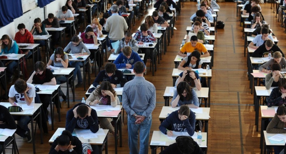 Французские профсоюзы критикуют реформу бакалаврских экзаменов