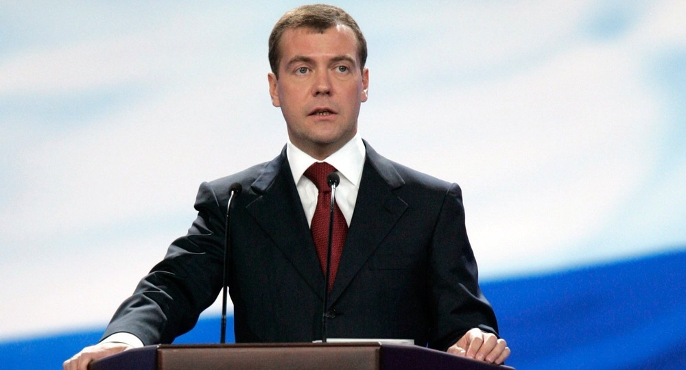 Дмитрий Медведев призвал поменять отношение к здравоохранению и образованию