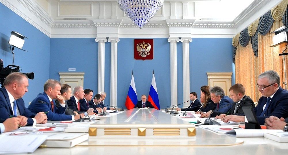 Владимир Путин попросил АСИ обратить внимание на проект «Билет в будущее»