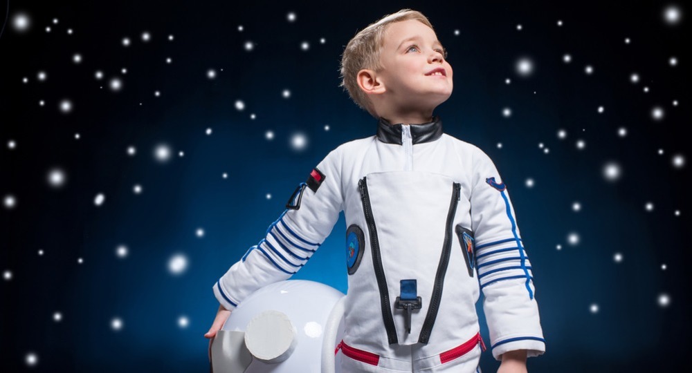 Каждый третий россиянин считает привлекательной карьеру космонавта для своих детей или внуков