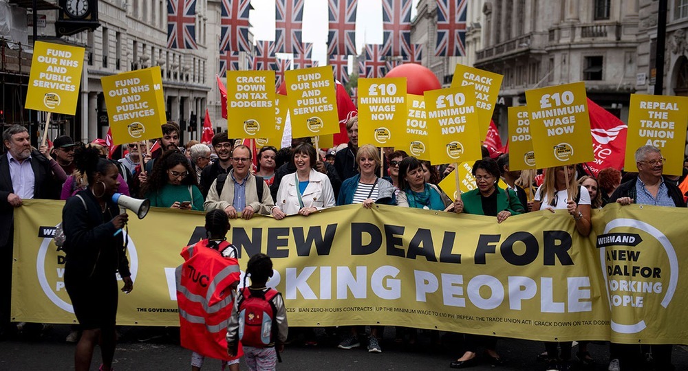 В Лондоне состоялась демонстрация, участники которой требовали повышения минимальных ставок оплаты труда