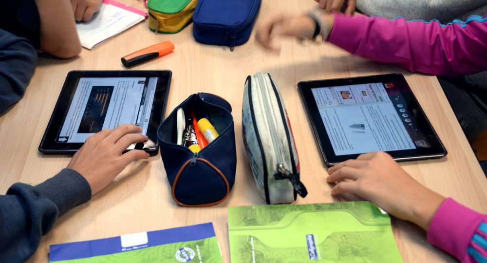 Вместо азбуки планшет: школьники РСО-Алании стали участниками эксперимента