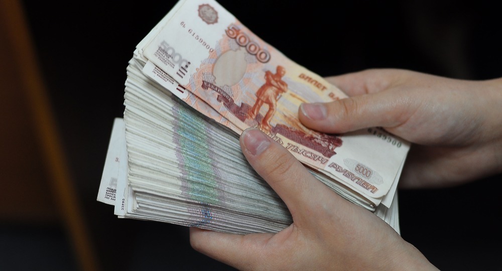 Средняя заработная плата учителей в Москве достигла 105 тысяч рублей