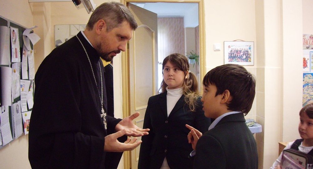 В Совете Федерации предложили преподавать основы религии в школах с 1-го по 11-й класс