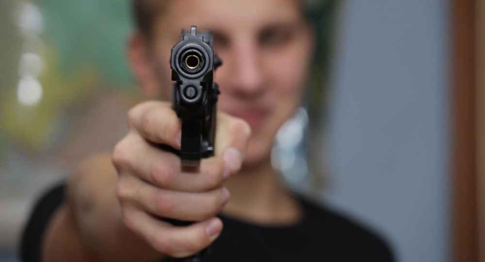 Подросток открыл стрельбу у школы на Кубани 