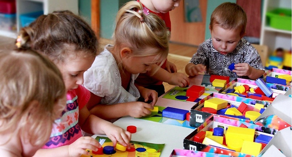 Самарские депутаты предложили за прогулы отчислять детей из детского сада 