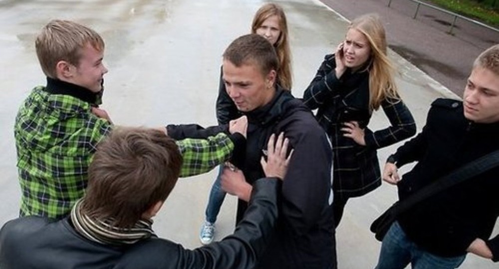 Более половины россиян винят в школьных драках родителей 