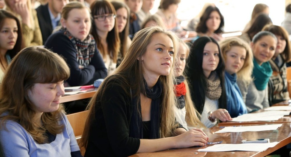 В Петербурге 70% школьников планируют поступать в вузы