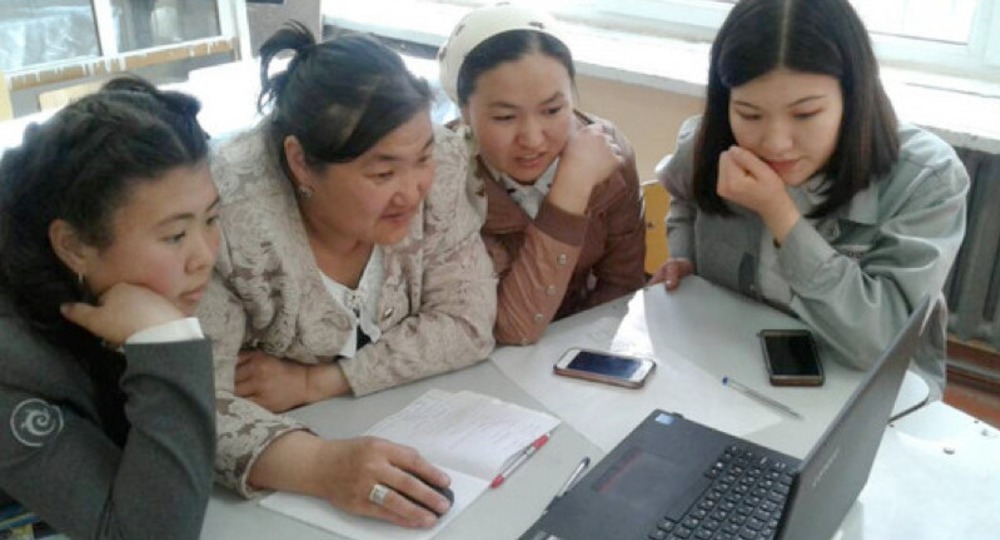 Киргизские чиновники оправдались за ошибки в эссе на сайте Минобразования