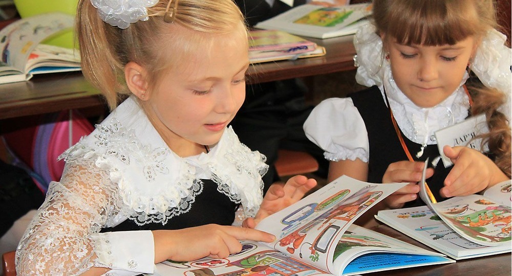 Владимир Путин заявил, что в школах не должно быть «мухлежа» с бесплатными учебниками