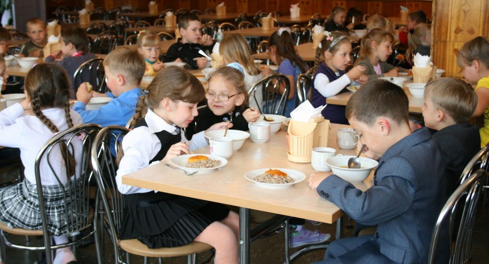 С 1 сентября в школах Хабаровского края все дети будут питаться одинаково