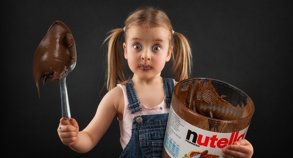 Роспотребнадзор отметил, что дети в России едят слишком много сладкого