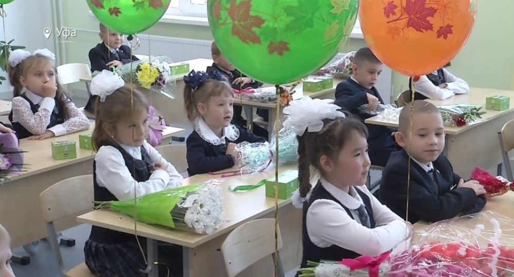 Дмитрию Медведеву презентовали первую в Башкирии полилингвальную школу