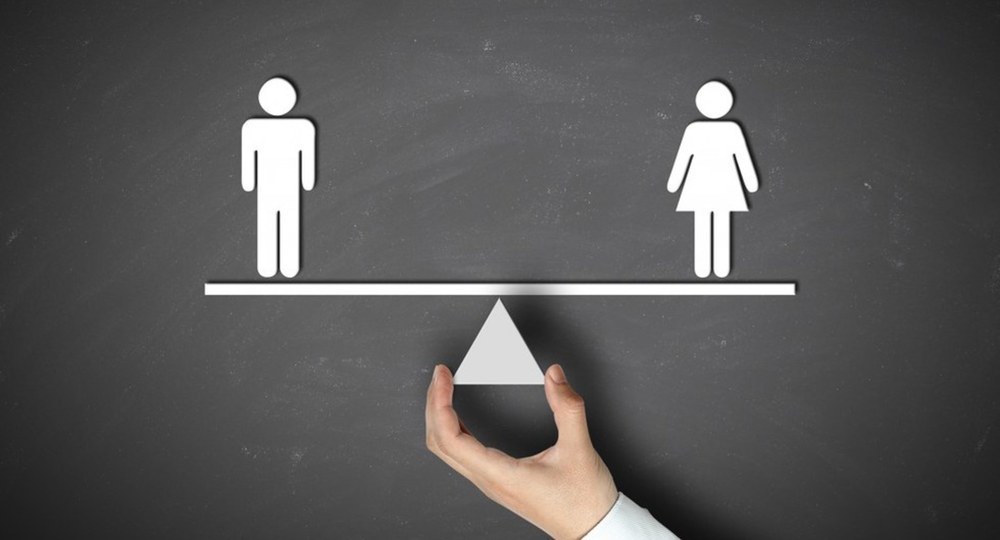 Алена Попова предлагает срочно принять пакет законов в сфере гендерного равноправия
