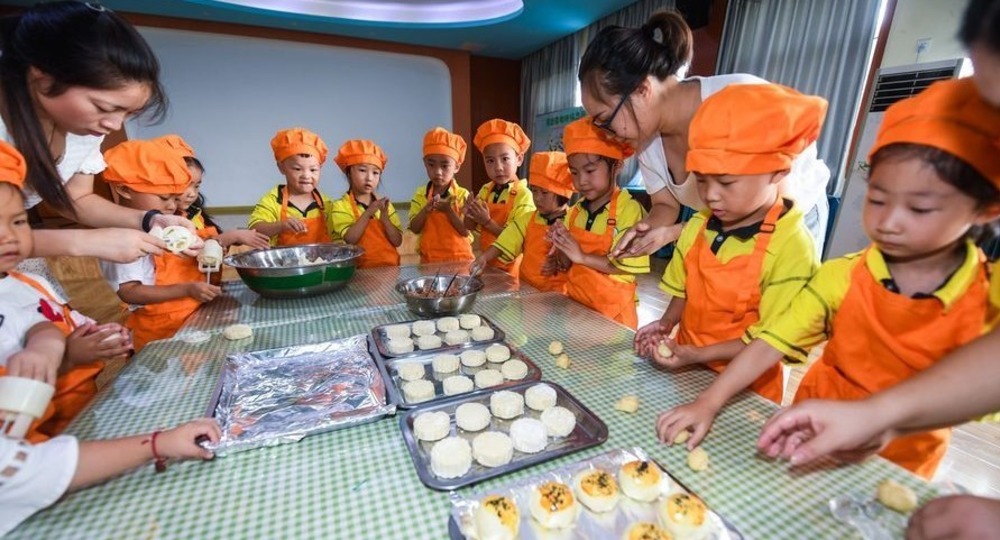 В Китае создали родительские комитеты, которые следят за безопасностью продуктов в школьных столовых