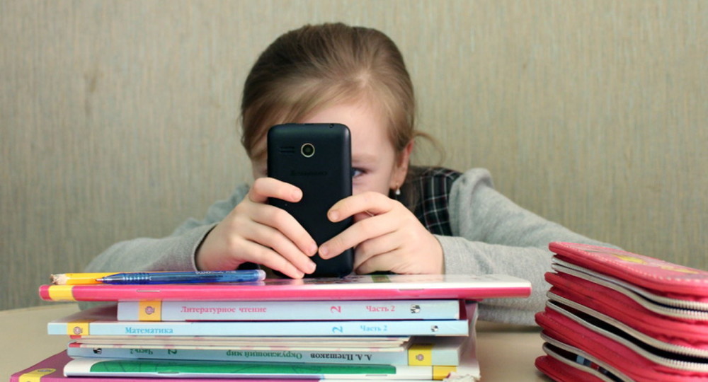 ОНФ и «Мегафон» направили 20 тысяч смартфонов детям из малоимущих семей