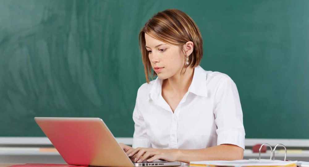 Учительница из Воронежа учит школьников писать посты в соцсетях