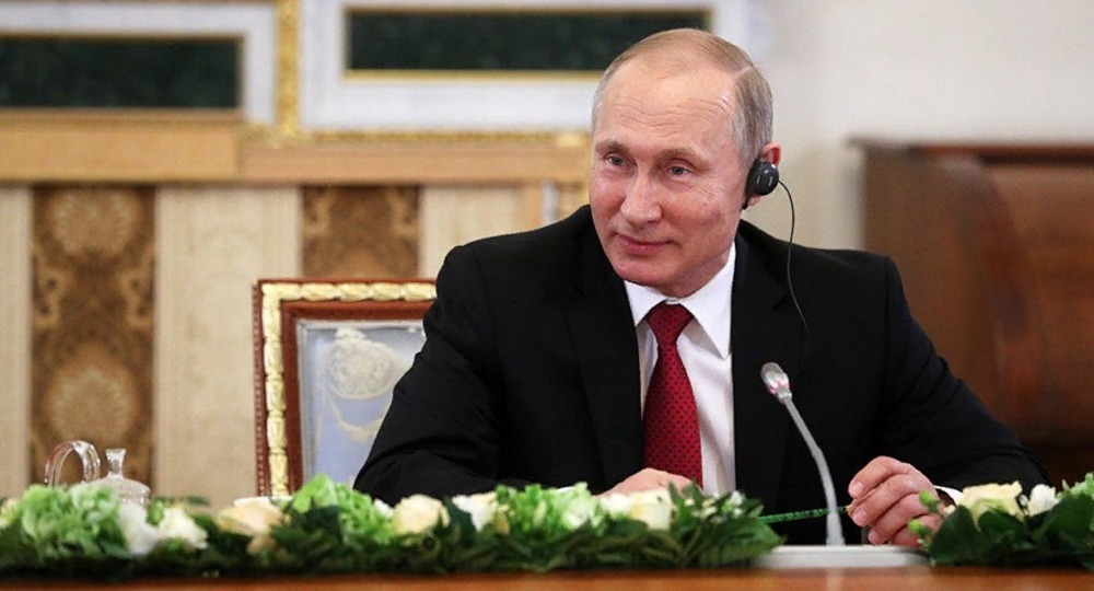Владимир Путин поздравил выпускников школ и  вузов