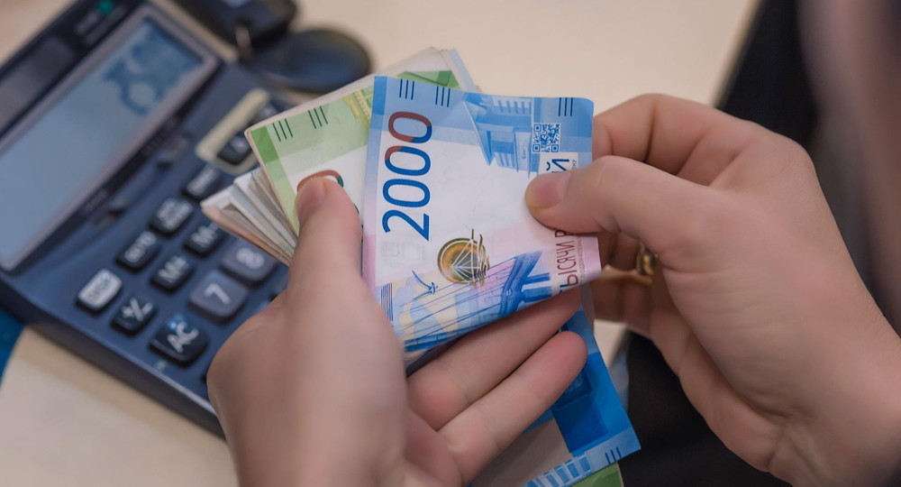 Выплаты от государства: Кому до конца лета будут выплачивать по 3 000 рублей