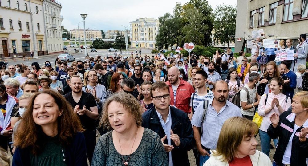 В Минске у Министерства образования проходит акция протеста учителей