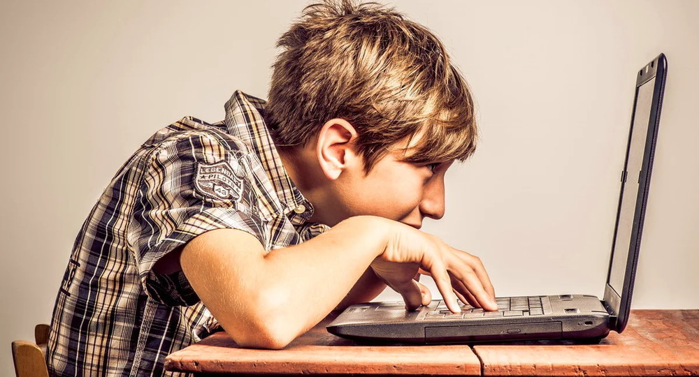 Неуспеваемость пятиклассников связана с увлечением телевизором и компьютером