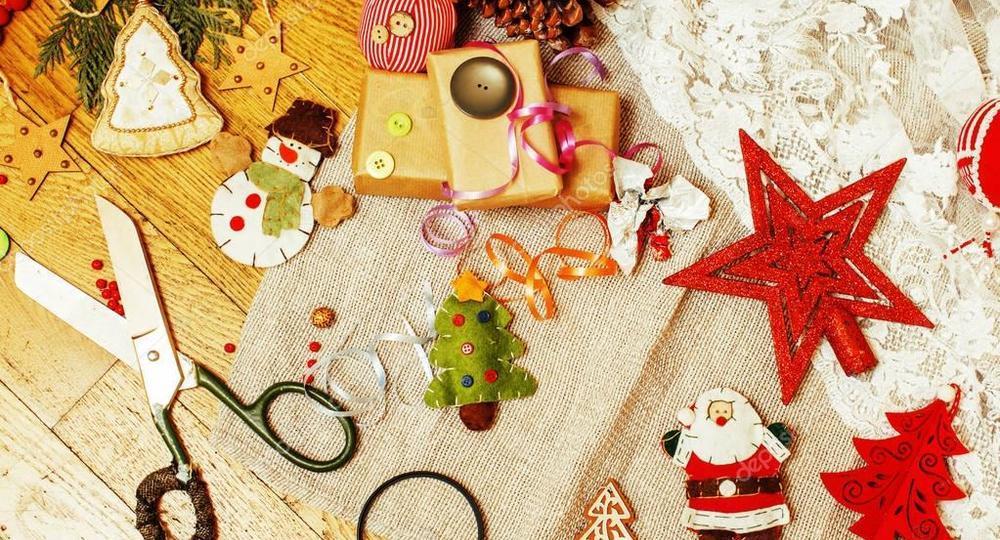 «Желательный» карман, буквенная гирлянда и шерстяная ёлка: какие новогодние поделки делают дети