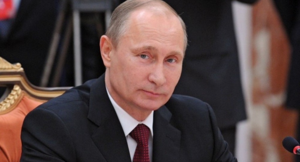 Путин поручил досрочно начать единовременные выплаты на школьников по 10 тысяч рублей