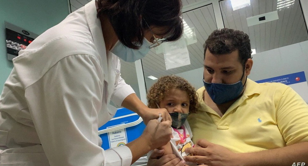Куба первой в мире начала вакцинировать от COVID-19 детей с двух лет