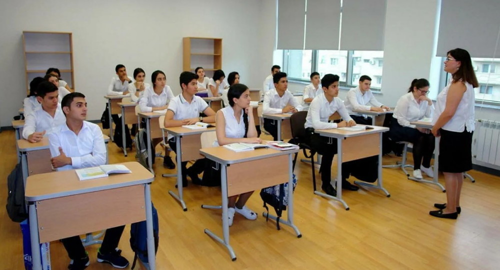 В Азербайджане начался учебный год для старшеклассников и студентов