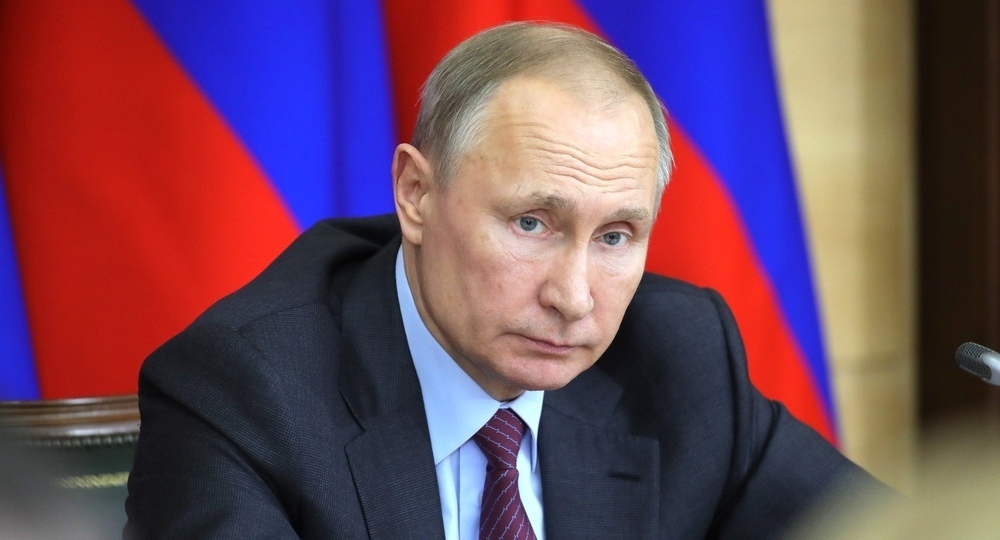 Владимир Путин распорядился изучить вопрос о выплате 1 млн рублей за третьего ребенка в ДФО