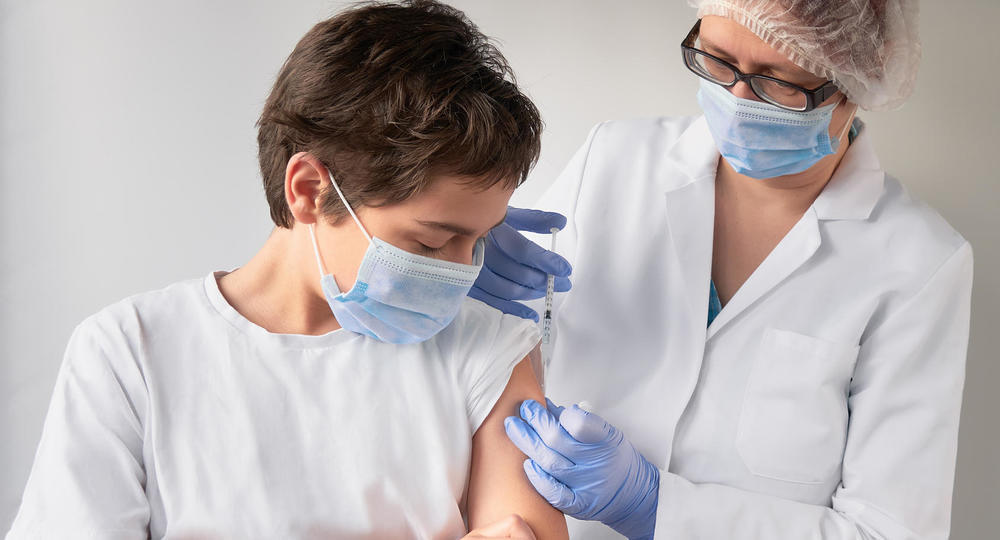 Гинцбург: вакцина «Спутник М» для подростков поступит в оборот на следующей неделе