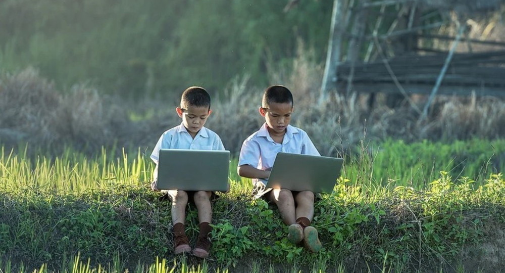В Китае предложил ограничить для детей время на стриминговых платформах и в соцсетях