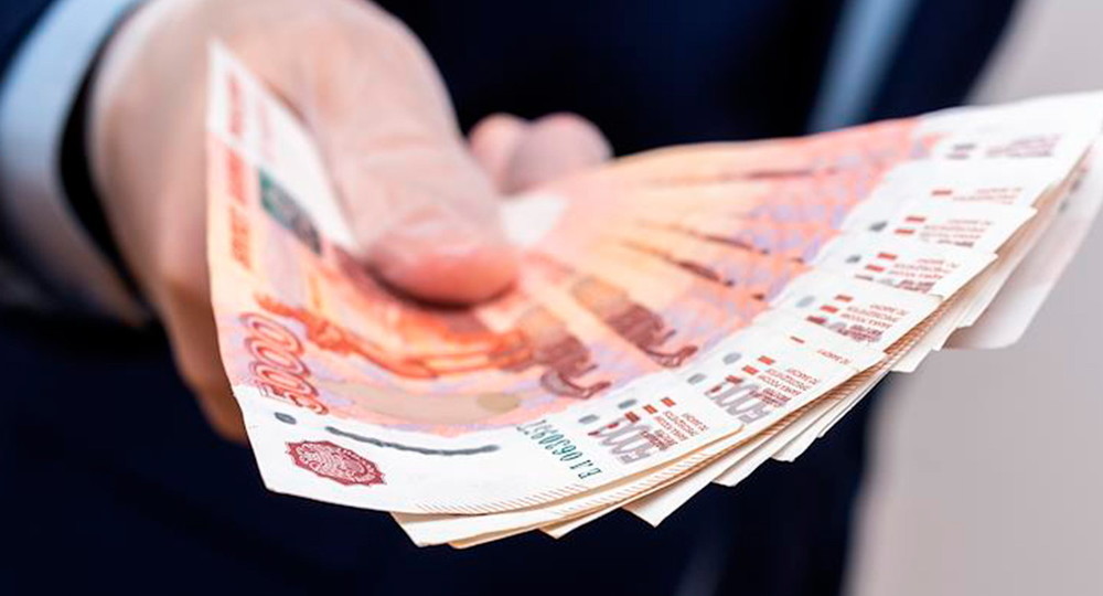 Стобалльники ЕГЭ из Якутии получат единовременную выплату в 100 тысяч рублей