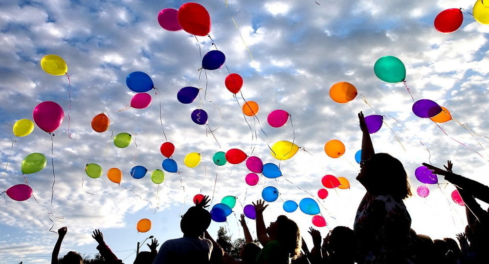 Почему выпускников школ призвали отказаться от запуска воздушных шариков