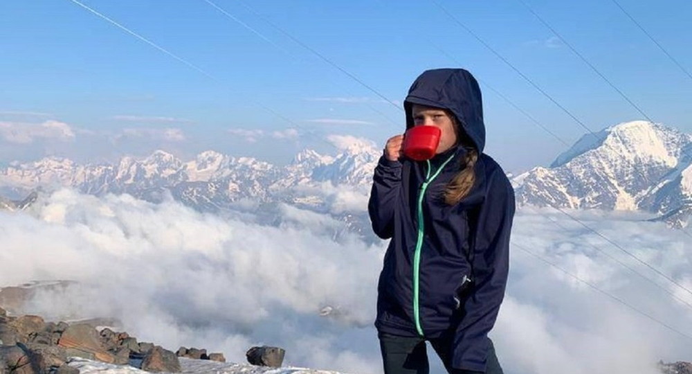 9-летняя школьница из Петербурга установила рекорд, покорив Эльбрус