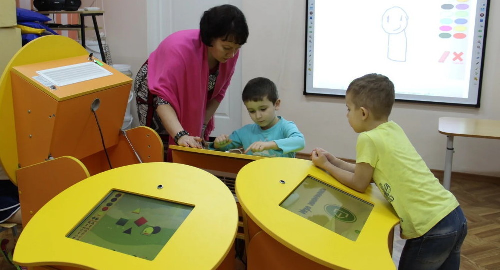 В Москве выпустили более семи тысяч интерактивных устройств для обучения