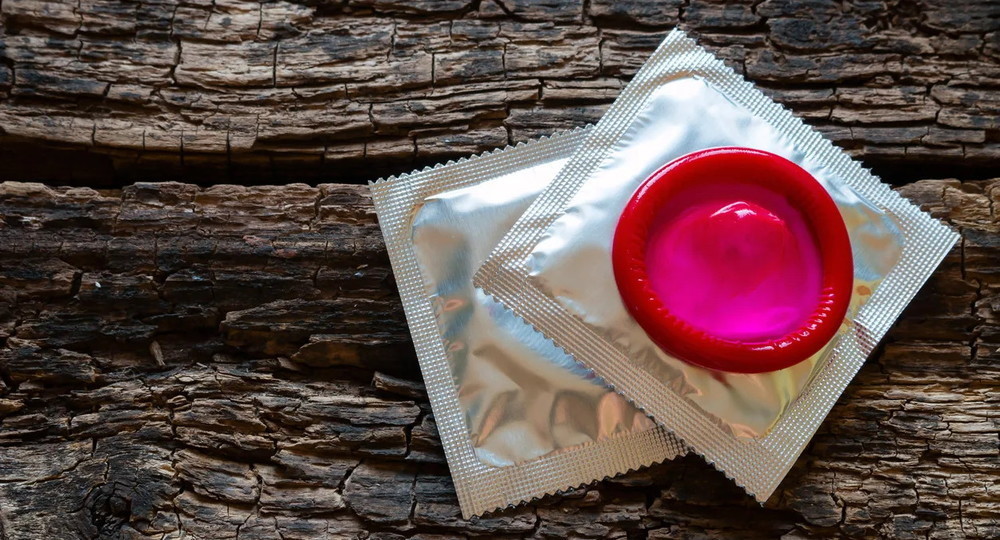 Во Франции начнут бесплатно раздавать презервативы молодежи
