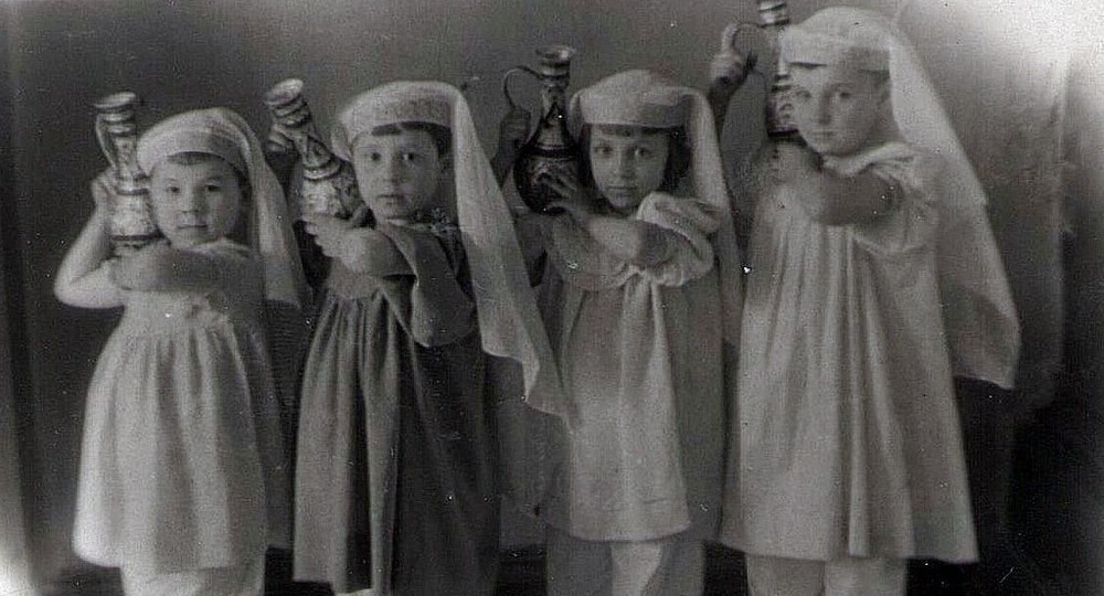 «Бабу-ягу воспитаем в своем коллективе»: как советские школы и детские сады готовились к новому году?