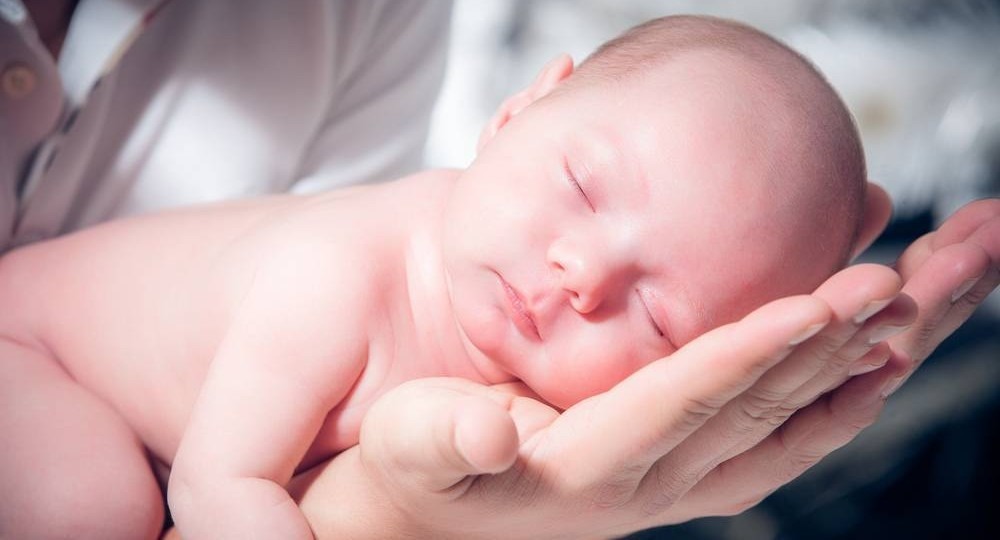 В Госдуму внесли проект о сертификате для новорожденных