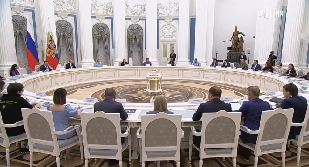 Владимир Путин поддержал предложение участницы проекта «Флагманы образования» о формировании единого кадрового резерва в системе образования