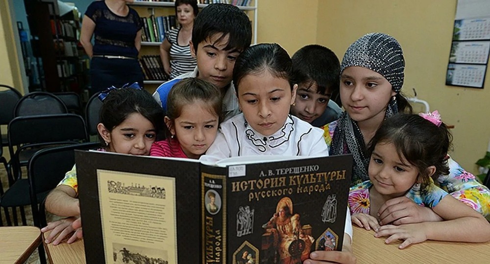 Глава СПЧ предложил изменить закон и не принимать в школы РФ детей, не владеющих русским языком