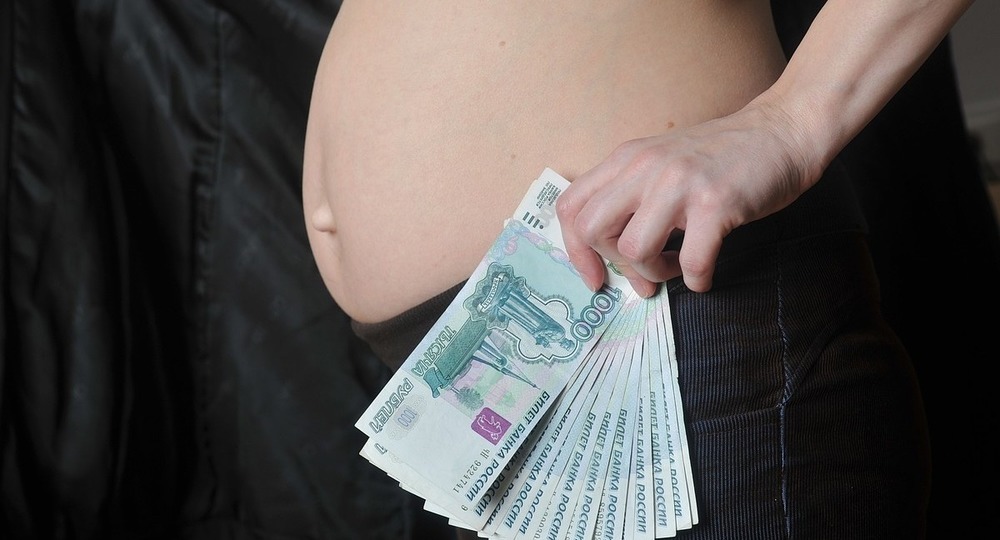 В ЛДПР предложили выплачивать пособие родившим до 25 лет женщинам