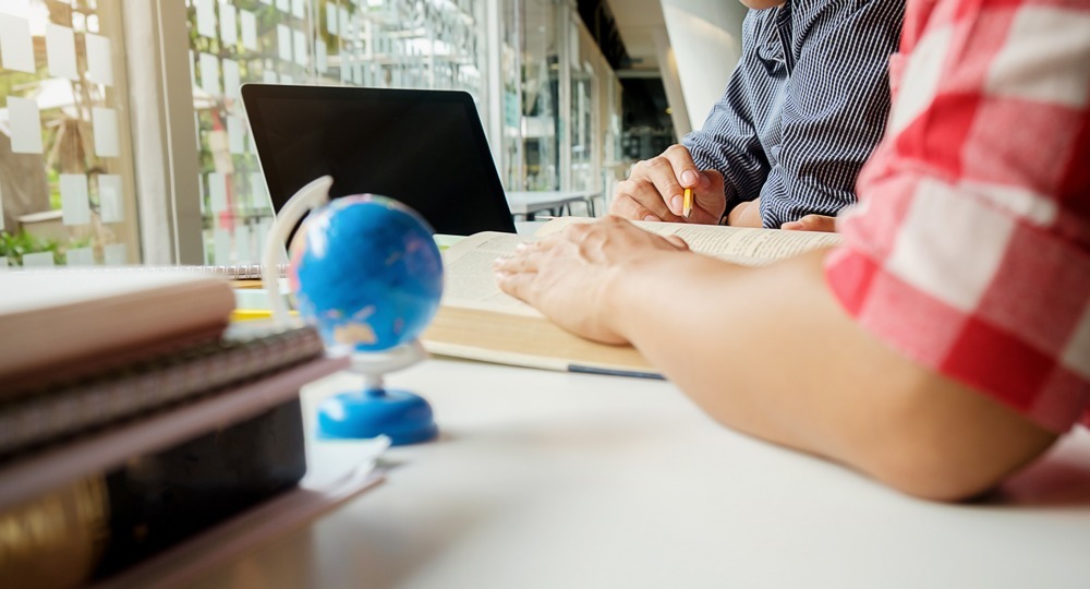 Школьников Петербурга начнут обучать основам ИИ для исследовательских проектов