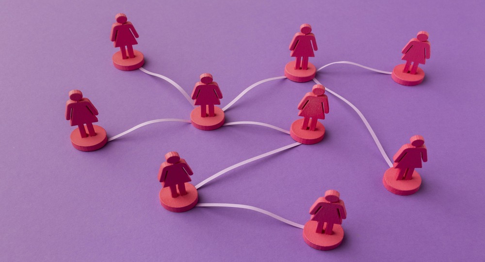 «Человек, который живёт, руководствуясь собственными ценностями, строит храм. А тот, кто живёт по лекалам социума, возводит стену»