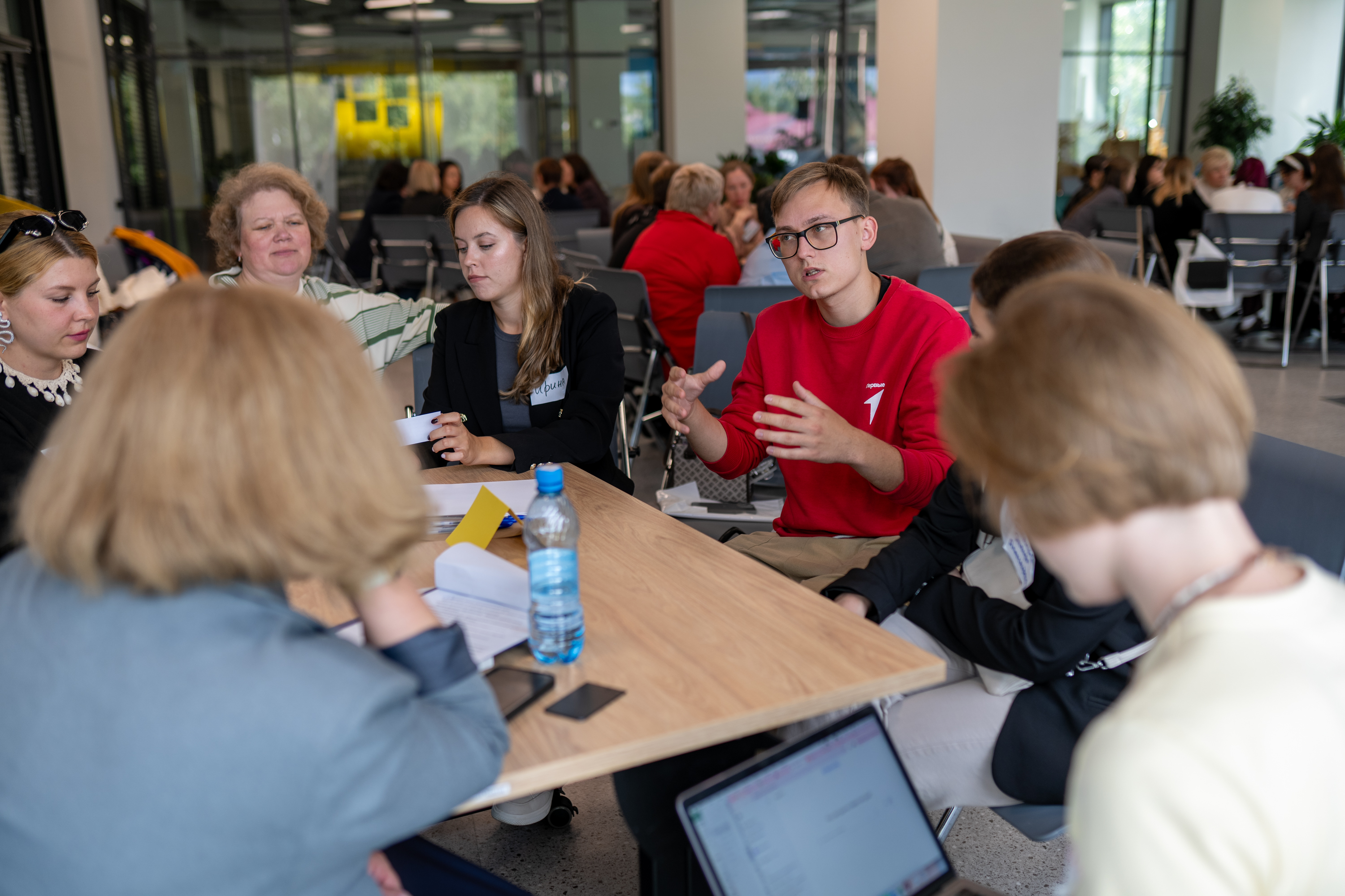 фото: На стратегической сессии обсудили и апробировали новую модель воспитательной деятельности, созданную на основе анализа лучших практик Сахалинской области