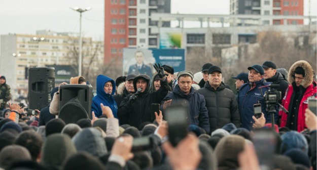В Казахстане на фоне протестов продлили каникулы для школьников