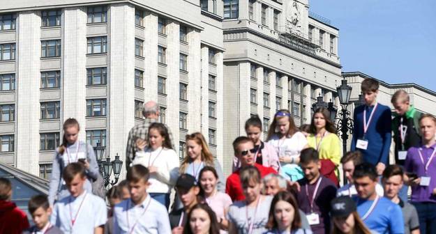 Закон о движении детей и молодежи РФ принят: что изменилось к третьему чтению?