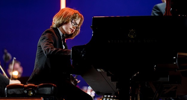 Одиннадцатилетний пианист открыл Crescendo в «Сириусе» вместе с Денисом Мацуевым