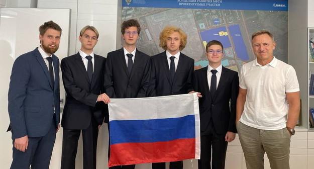 Российские школьники завоевали три золотые и одну серебряную медали на Международной олимпиаде по информатике